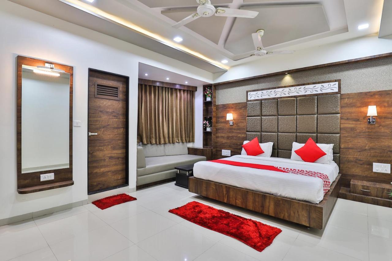 Collection O 7557 Hotel Shiv Kunj Exotica Naroda Kültér fotó