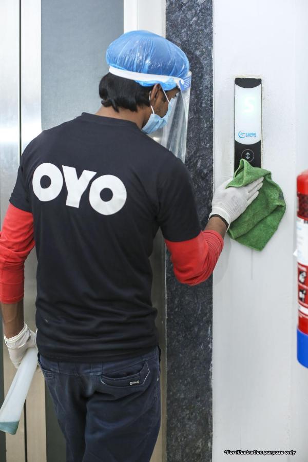 Collection O 7557 Hotel Shiv Kunj Exotica Naroda Kültér fotó
