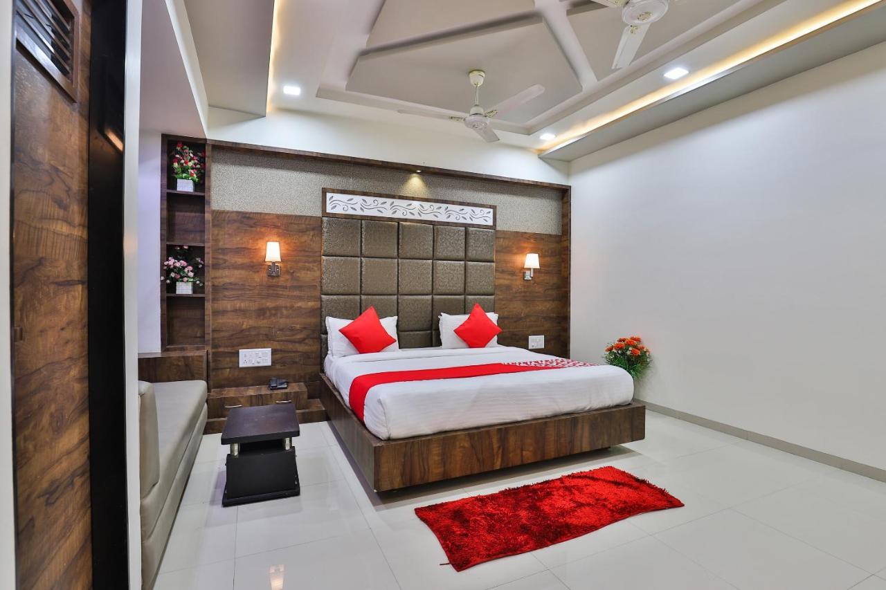 Collection O 7557 Hotel Shiv Kunj Exotica Naroda Kültér fotó