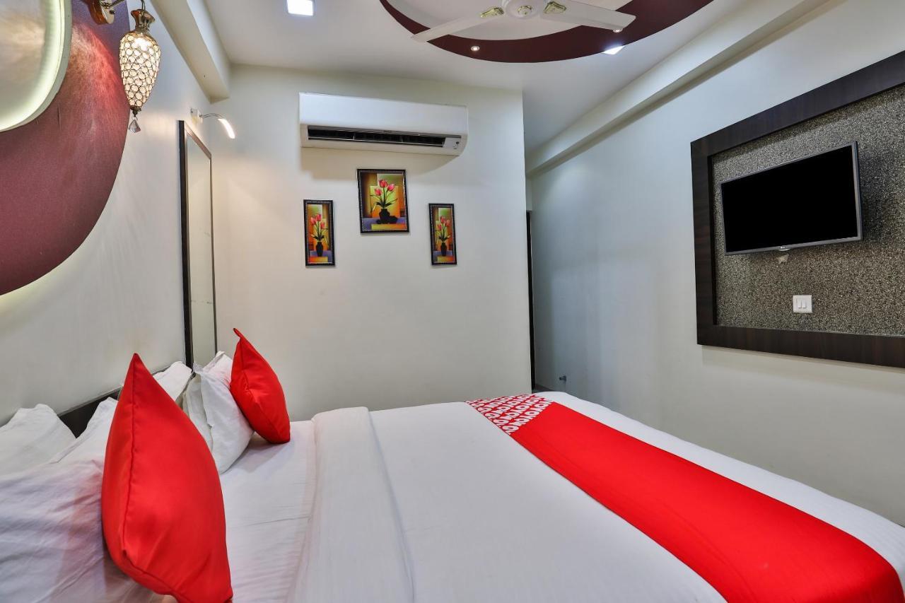 Collection O 7557 Hotel Shiv Kunj Exotica Naroda Kültér fotó