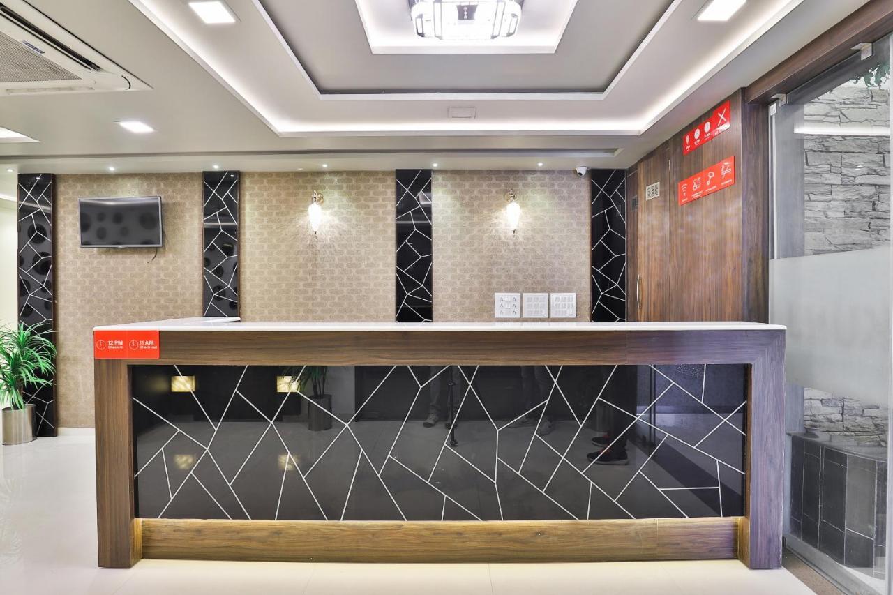 Collection O 7557 Hotel Shiv Kunj Exotica Naroda Kültér fotó
