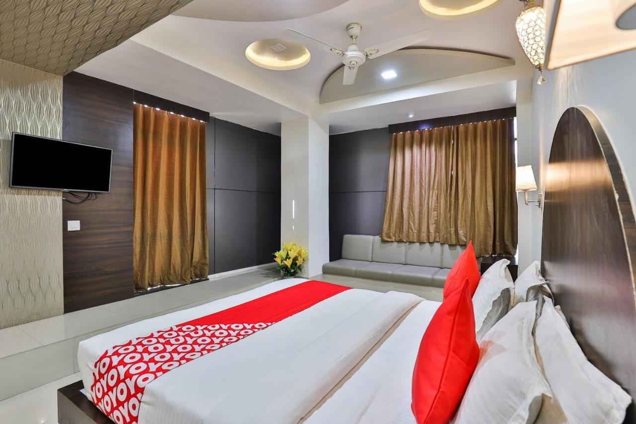 Collection O 7557 Hotel Shiv Kunj Exotica Naroda Kültér fotó