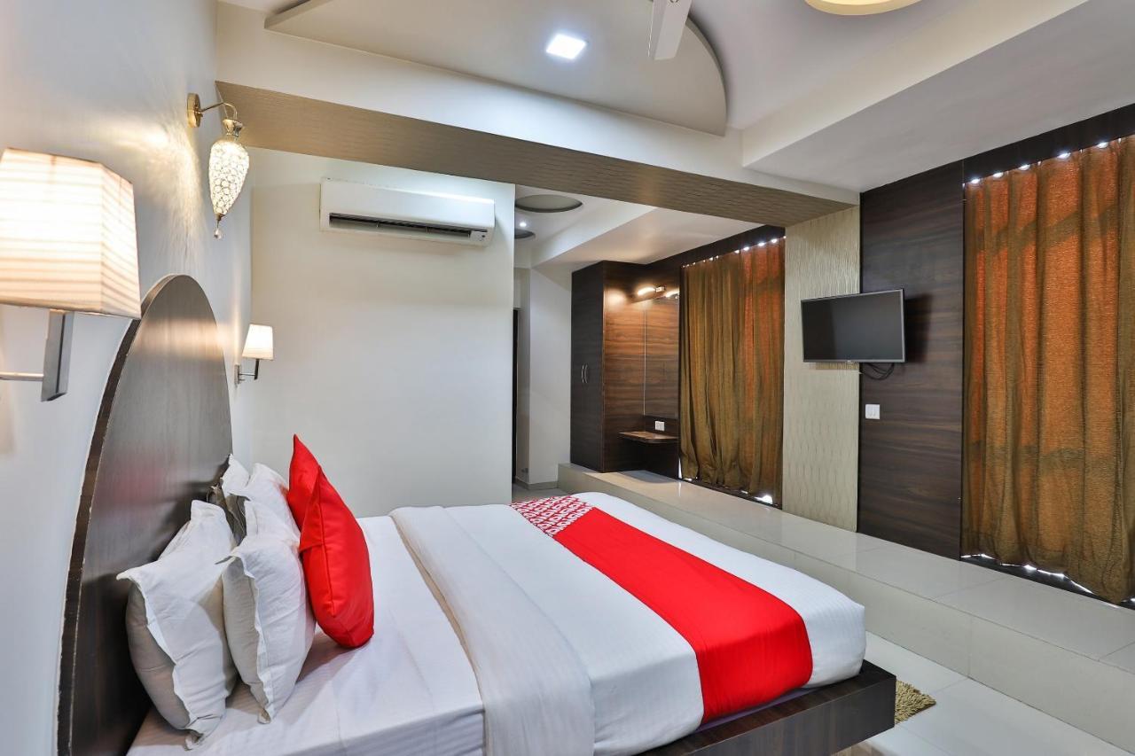 Collection O 7557 Hotel Shiv Kunj Exotica Naroda Kültér fotó