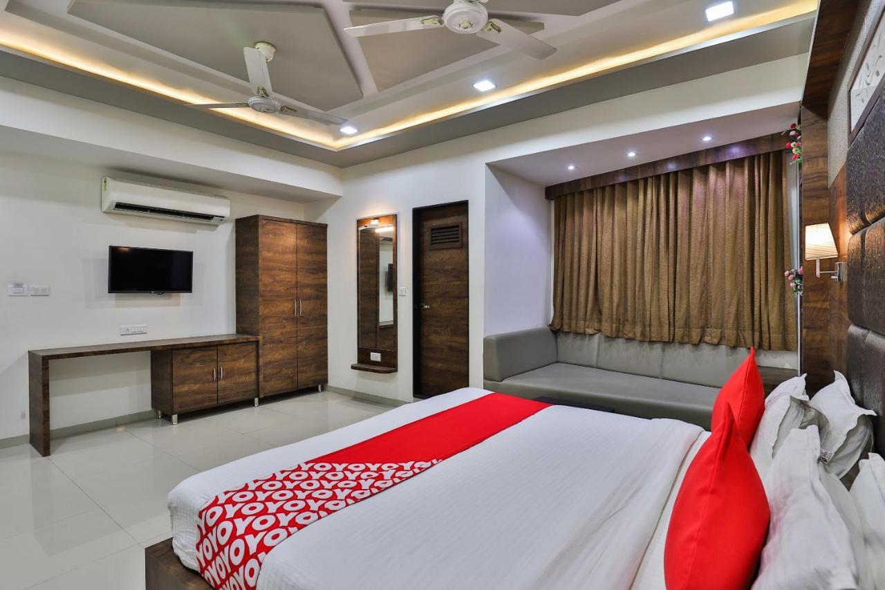 Collection O 7557 Hotel Shiv Kunj Exotica Naroda Kültér fotó