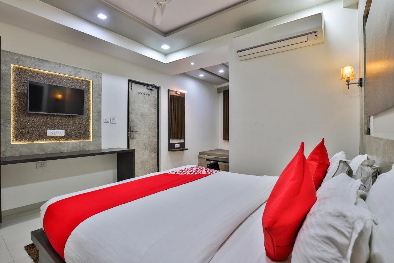 Collection O 7557 Hotel Shiv Kunj Exotica Naroda Kültér fotó