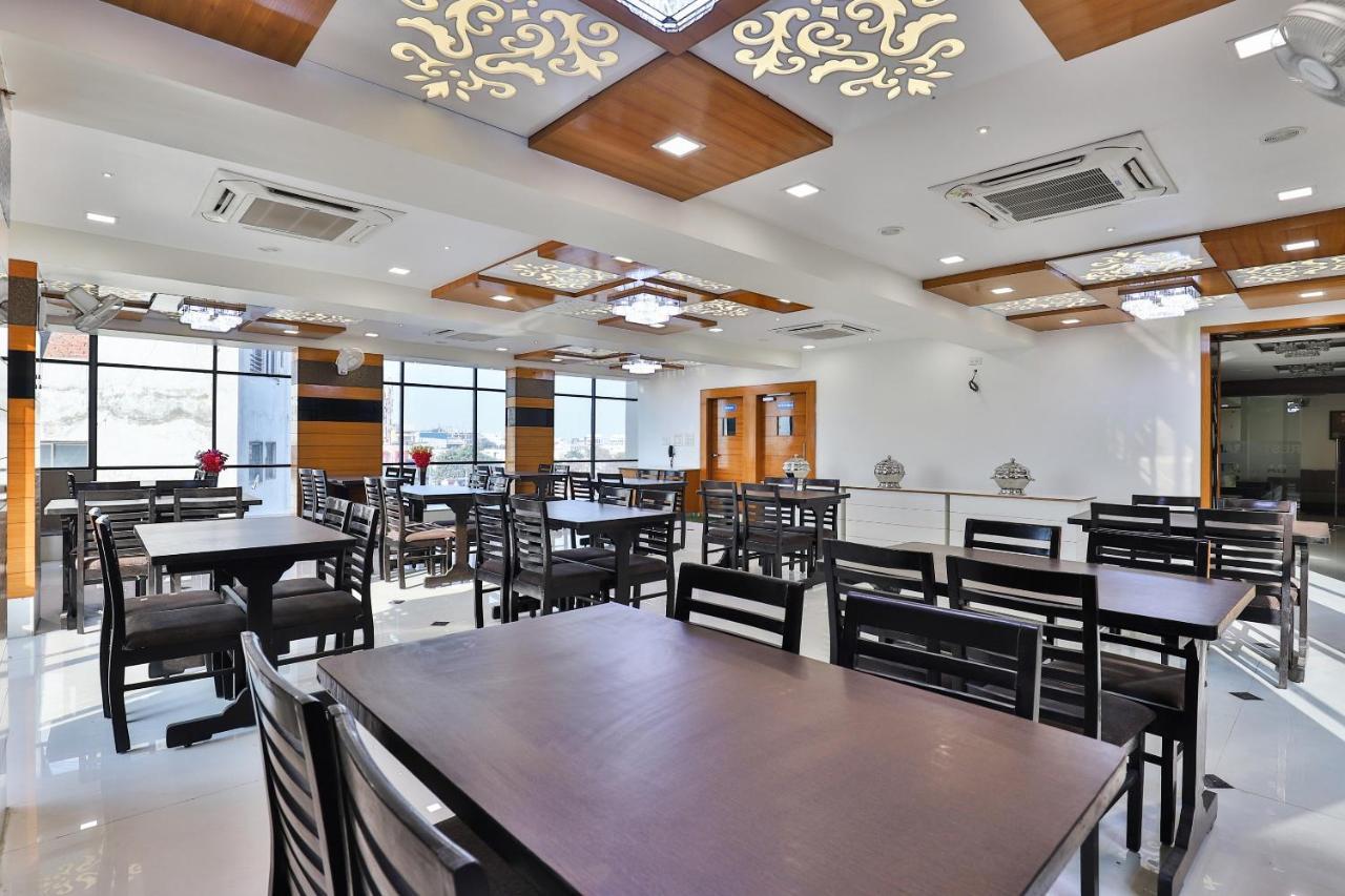 Collection O 7557 Hotel Shiv Kunj Exotica Naroda Kültér fotó