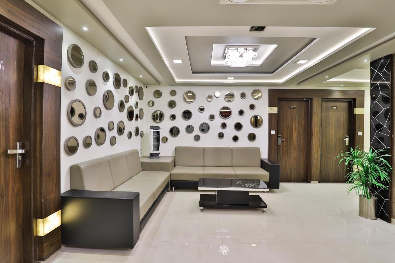 Collection O 7557 Hotel Shiv Kunj Exotica Naroda Kültér fotó