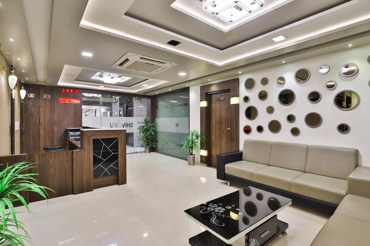 Collection O 7557 Hotel Shiv Kunj Exotica Naroda Kültér fotó