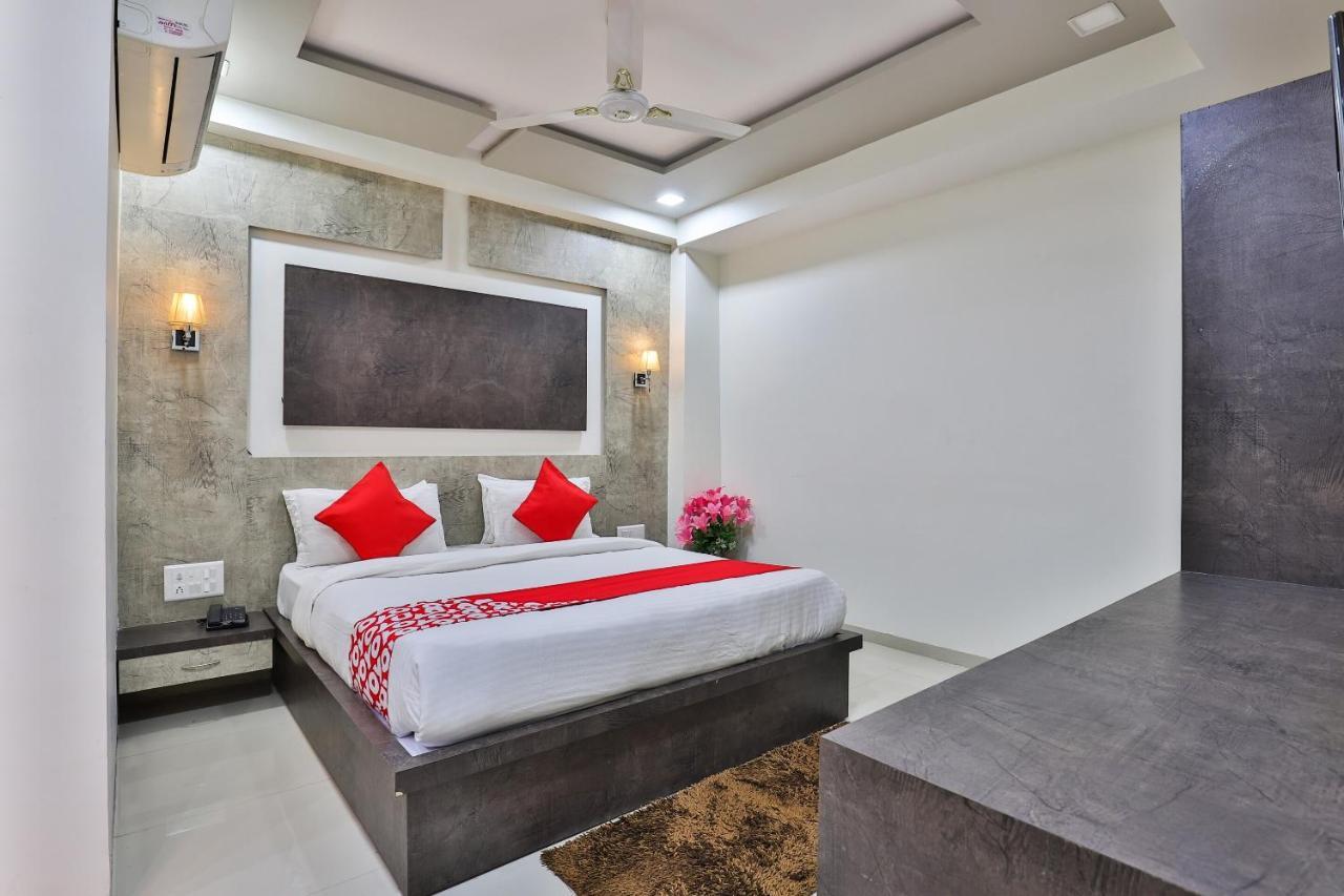 Collection O 7557 Hotel Shiv Kunj Exotica Naroda Kültér fotó