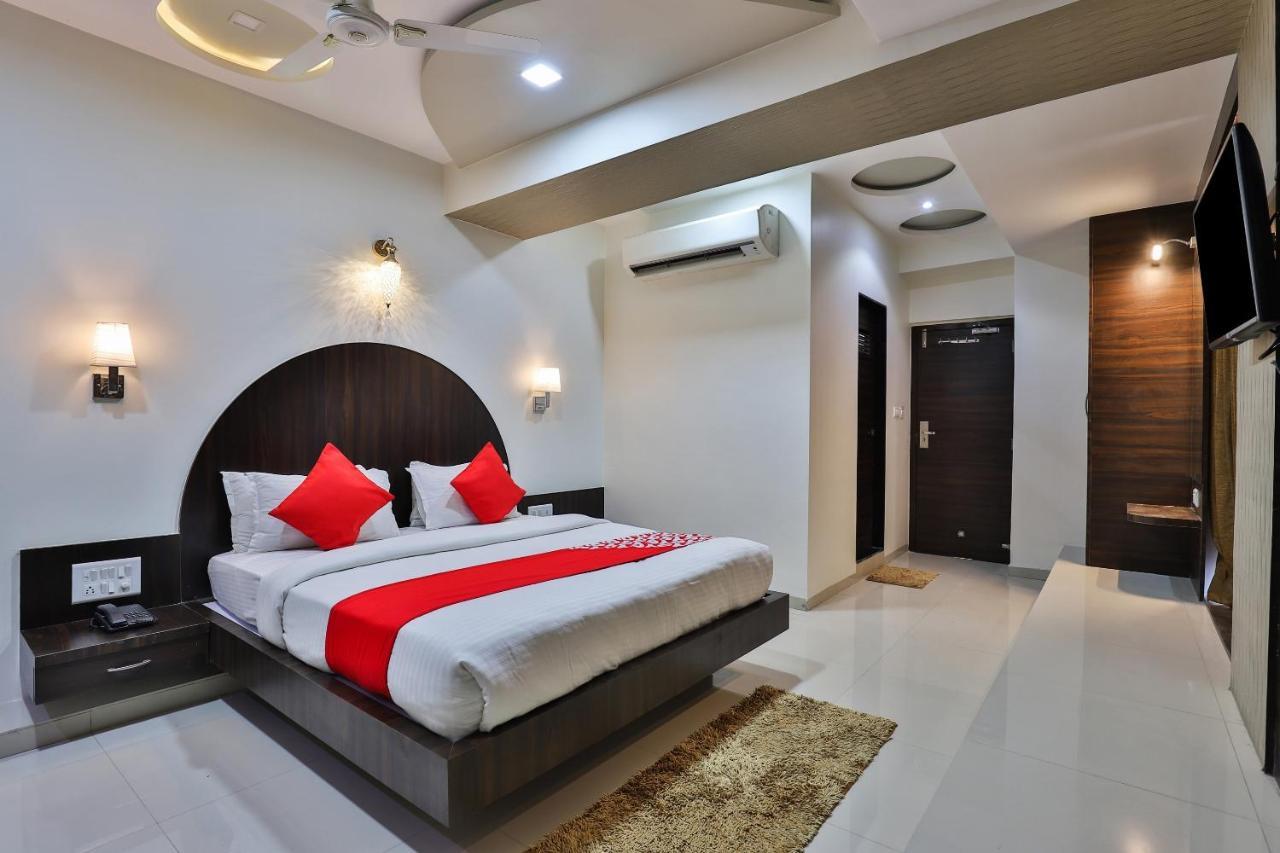 Collection O 7557 Hotel Shiv Kunj Exotica Naroda Kültér fotó
